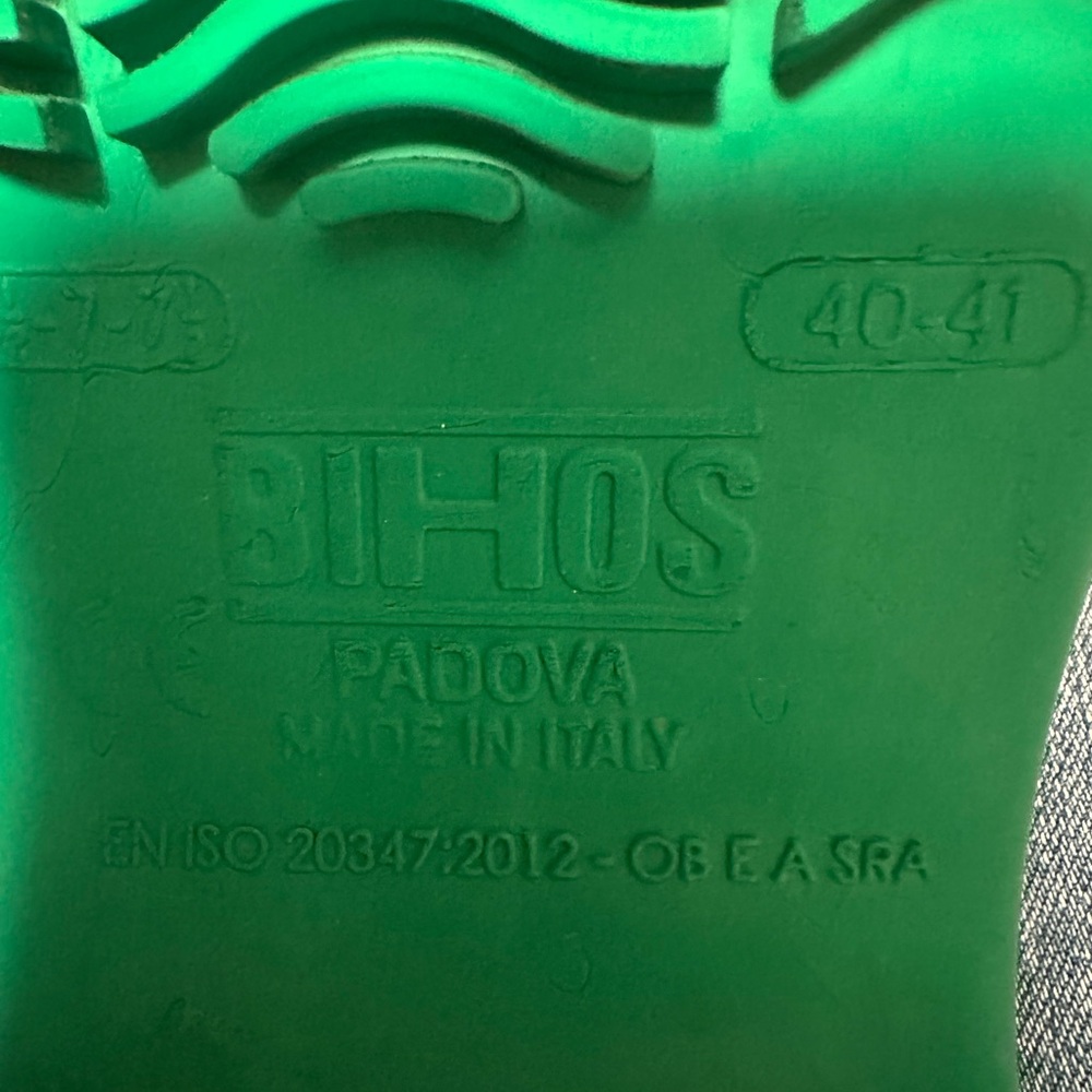 Vibrant Green Minimalist Clogs - Picture 13 of 14
